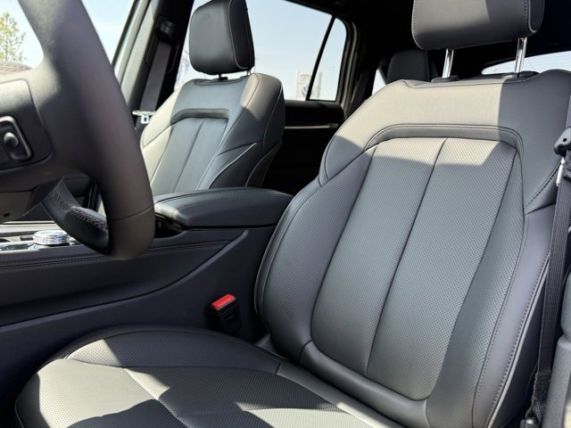 2025 Jeep Wagoneer S Limited photo 2