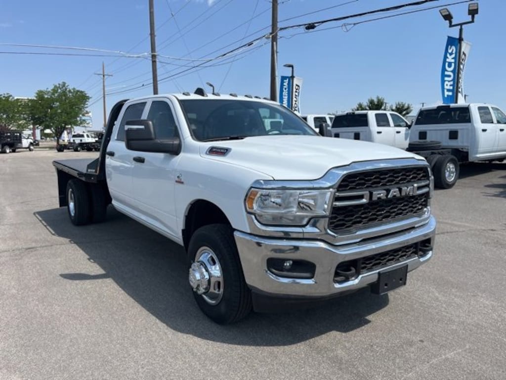 New 2023 Ram 3500 Chassis Cab 3500 TRADESMAN CREW CAB CHASSIS 4X4 60' CA Pickup