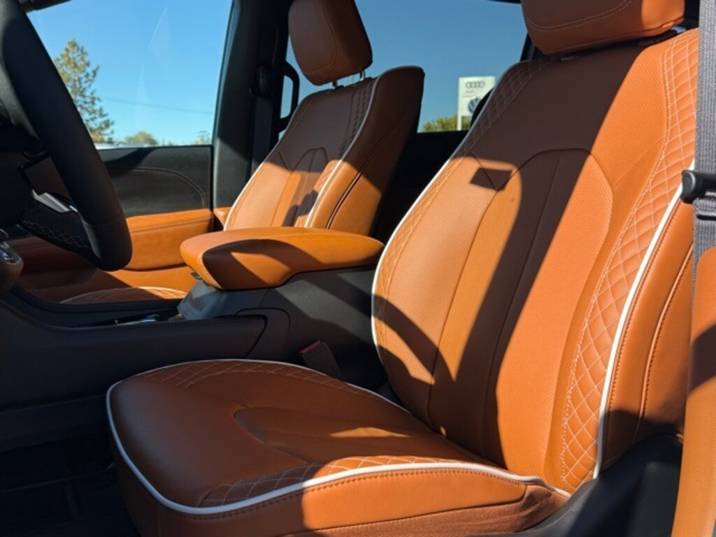 New 2026 Chrysler Pacifica Pinnacle Passenger Van