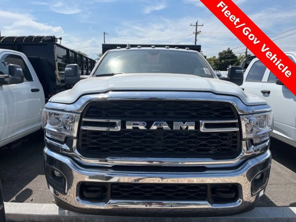 New 2024 Ram 3500 Chassis Cab 3500 TRADESMAN CREW CAB CHASSIS 4X4 60' CA Pickup