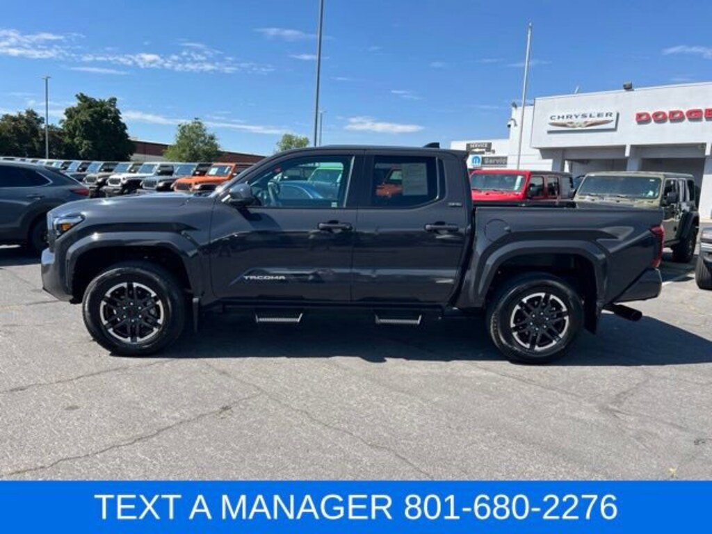 Used 2025 Toyota Tacoma 4WD SR5 Truck Double Cab