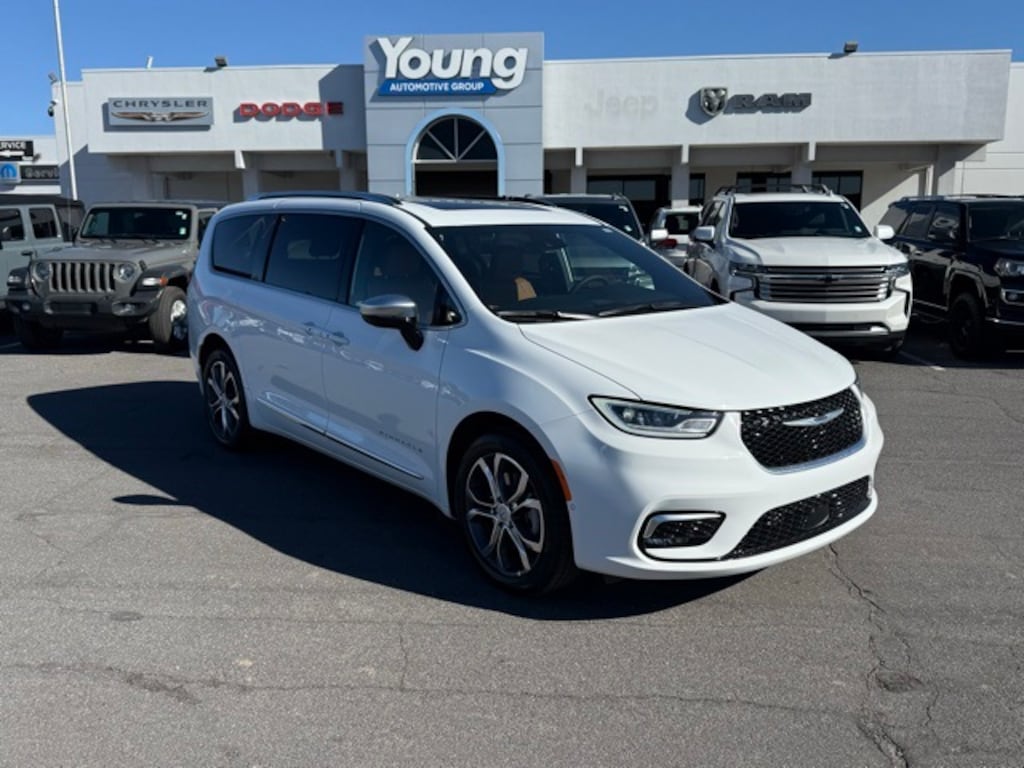 New 2026 Chrysler Pacifica Pinnacle Passenger Van