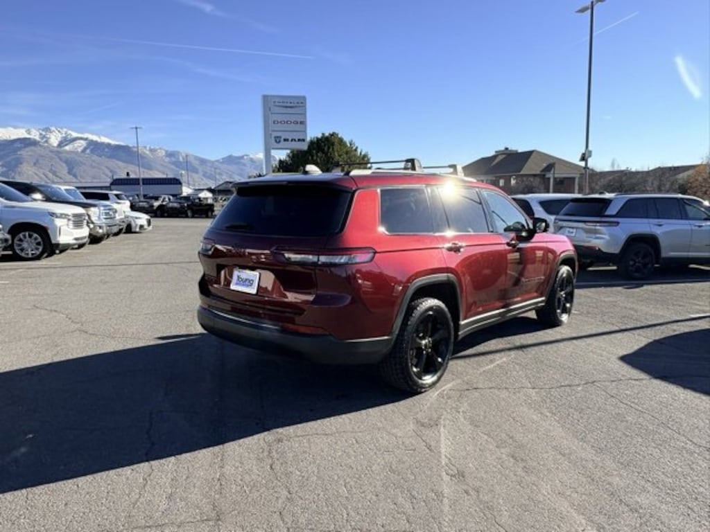 Used 2022 Jeep Grand Cherokee L Altitude SUV