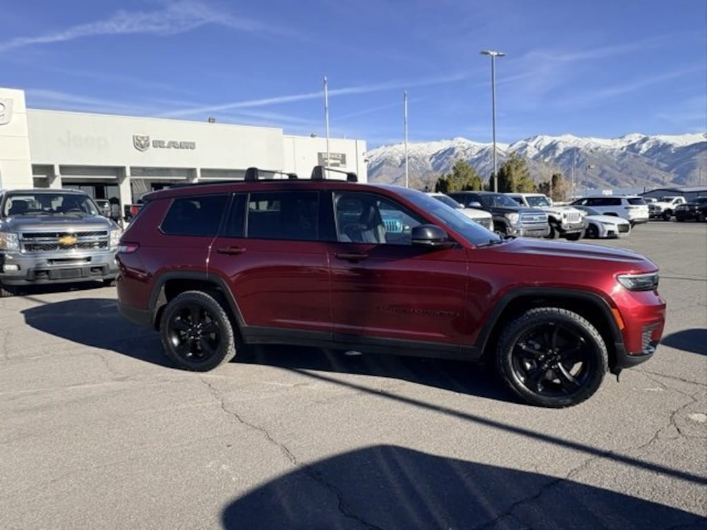 Used 2022 Jeep Grand Cherokee L Altitude SUV