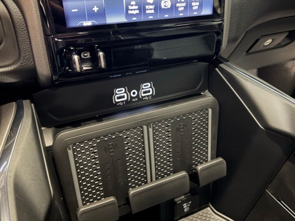 New 2026 Ram 2500 LARAMIE CREW CAB 4X4 8' BOX Pickup