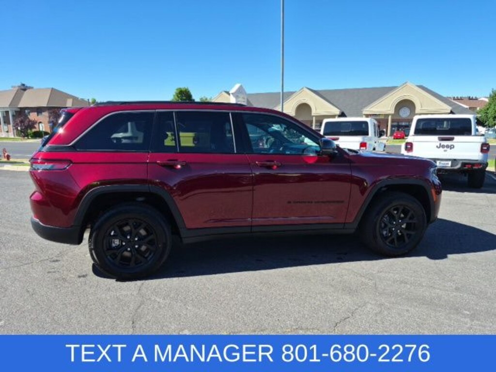 New 2026 Jeep Grand Cherokee Laredo Sport Utility