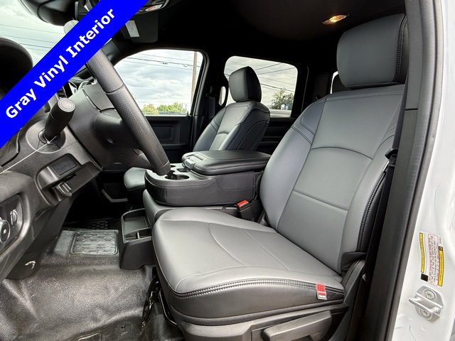 2025 Ram 5500 Tradesman photo 2