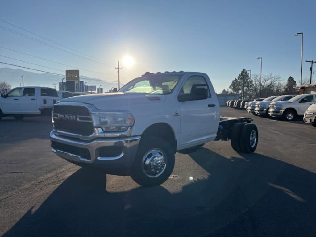 New 2024 Ram 3500 Chassis Cab 3500 TRADESMAN CHASSIS REGULAR CAB 4X4 60' CA Pickup