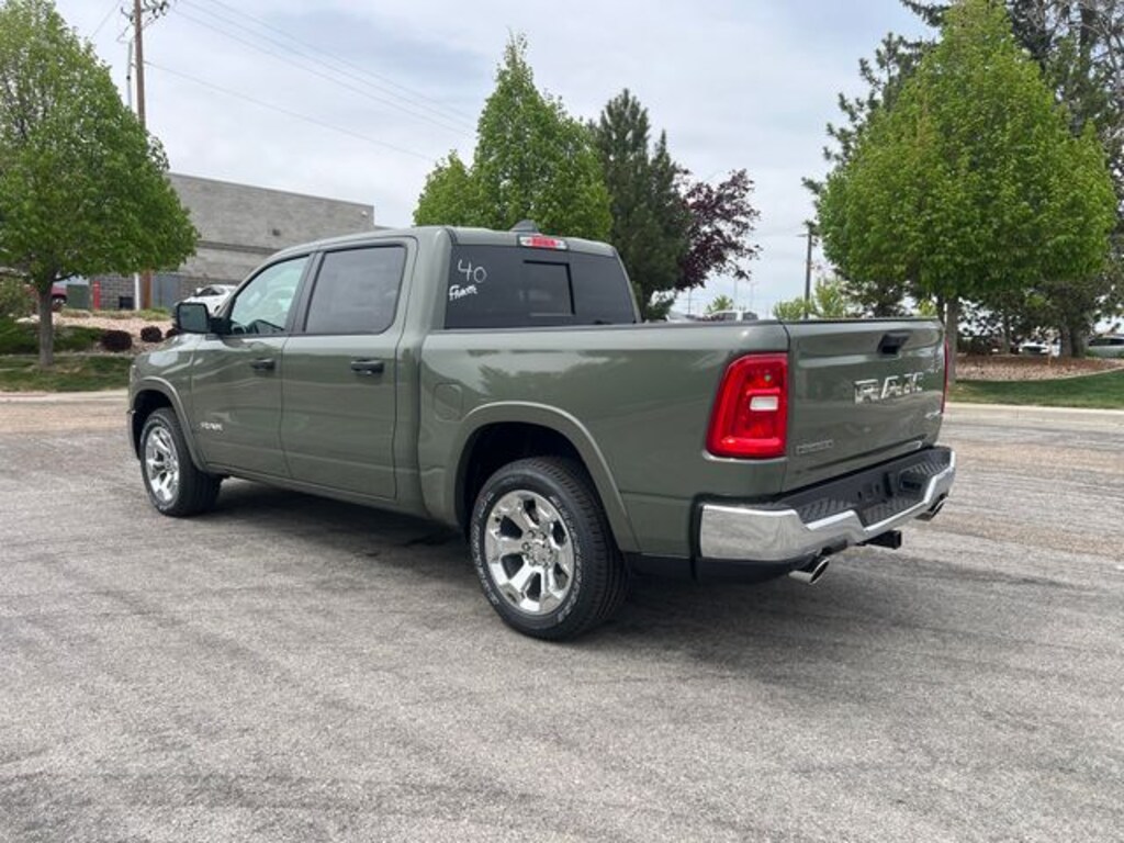 New 2026 Ram 1500 BIG HORN CREW CAB 4X4 5'7 BOX Pickup