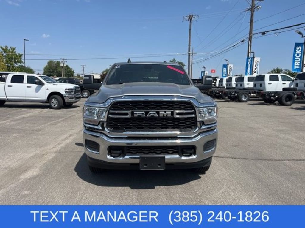 New 2024 Ram 3500 TRADESMAN CREW CAB 4X4 6'4 BOX Pickup