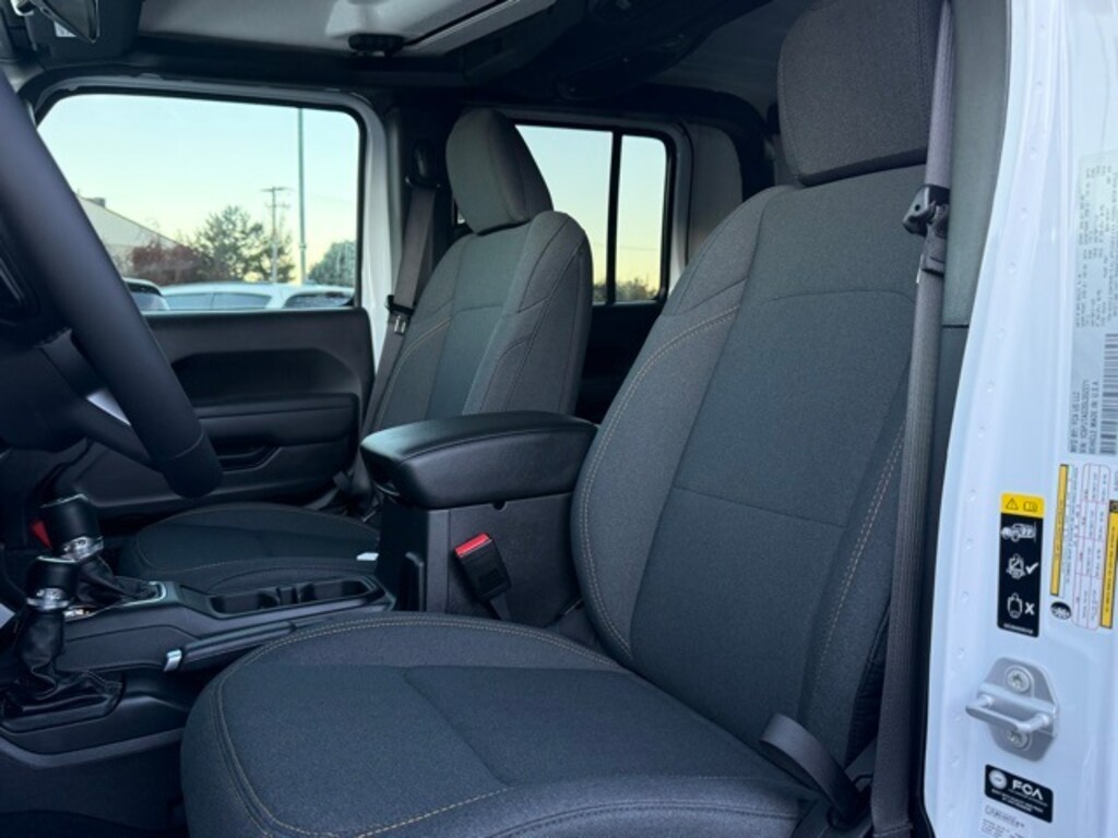 New 2025 Jeep Gladiator SPORT S 4X4 Pickup