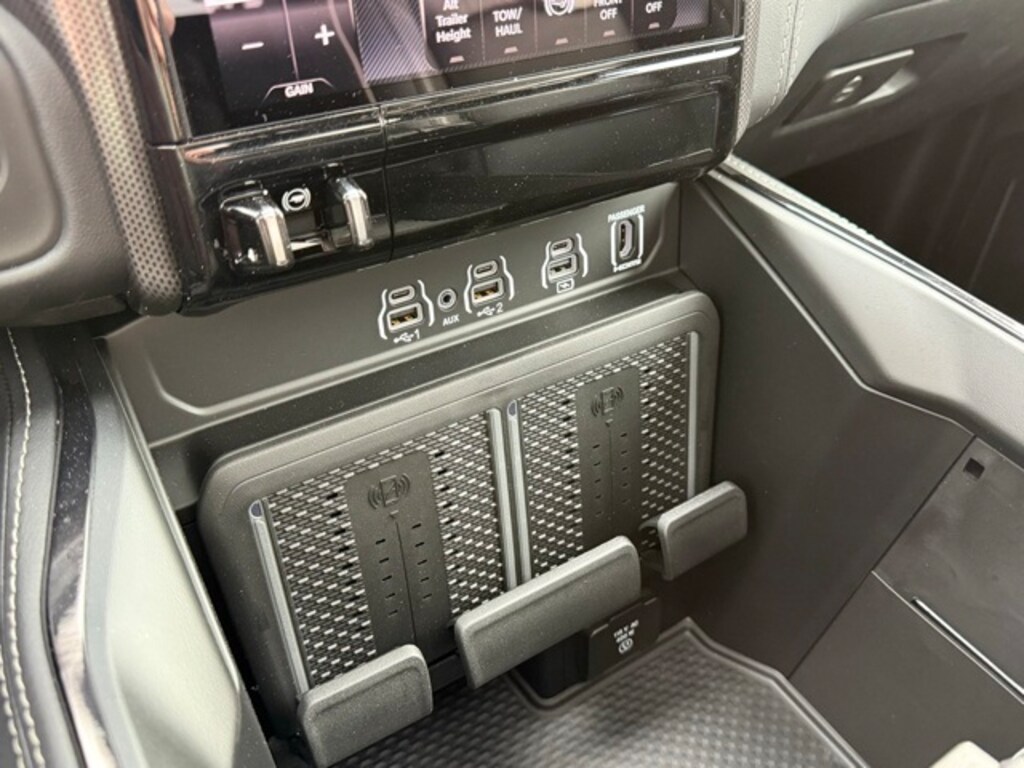 New 2026 Ram 3500 LIMITED CREW CAB 4X4 8' BOX Pickup