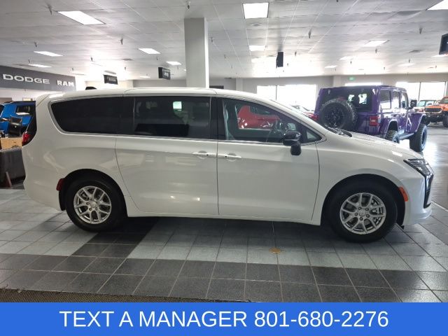 New 2027 Chrysler Pacifica Select Passenger Van