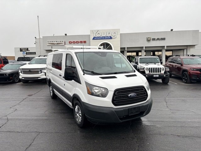 2016 Ford Transit Base's photo
