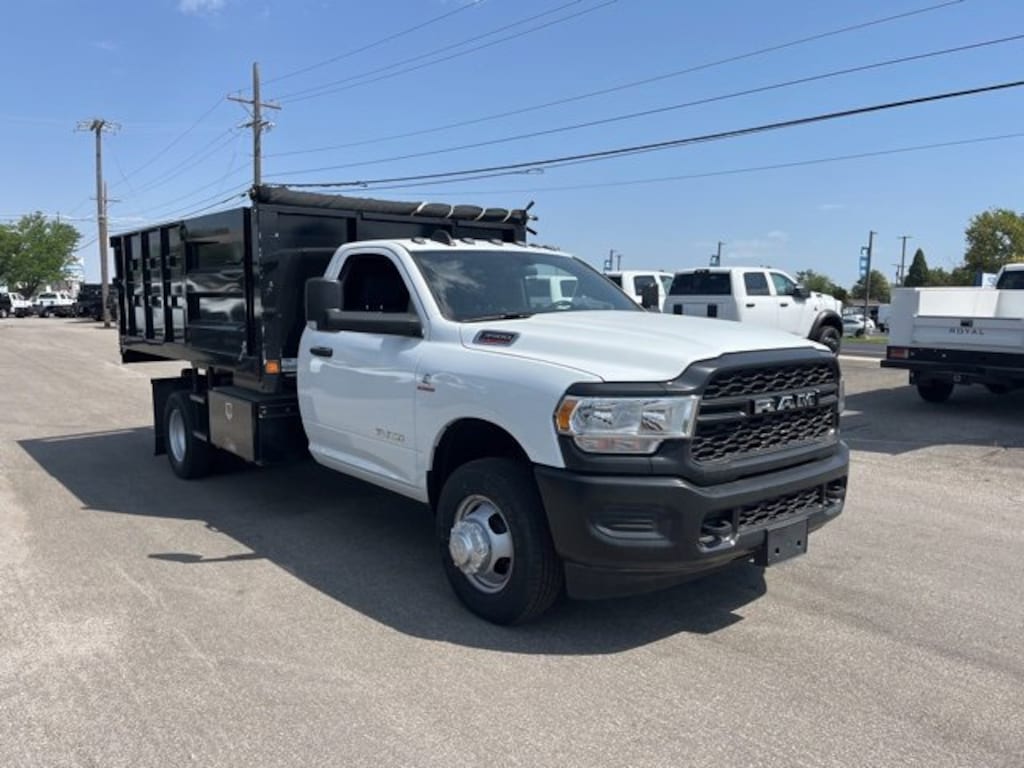 New 2022 Ram 3500 Chassis Cab 3500 TRADESMAN CHASSIS REGULAR CAB 4X4 84' CA Pickup