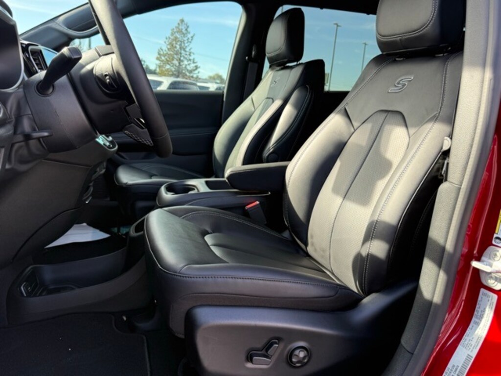 New 2026 Chrysler Pacifica Select Passenger Van