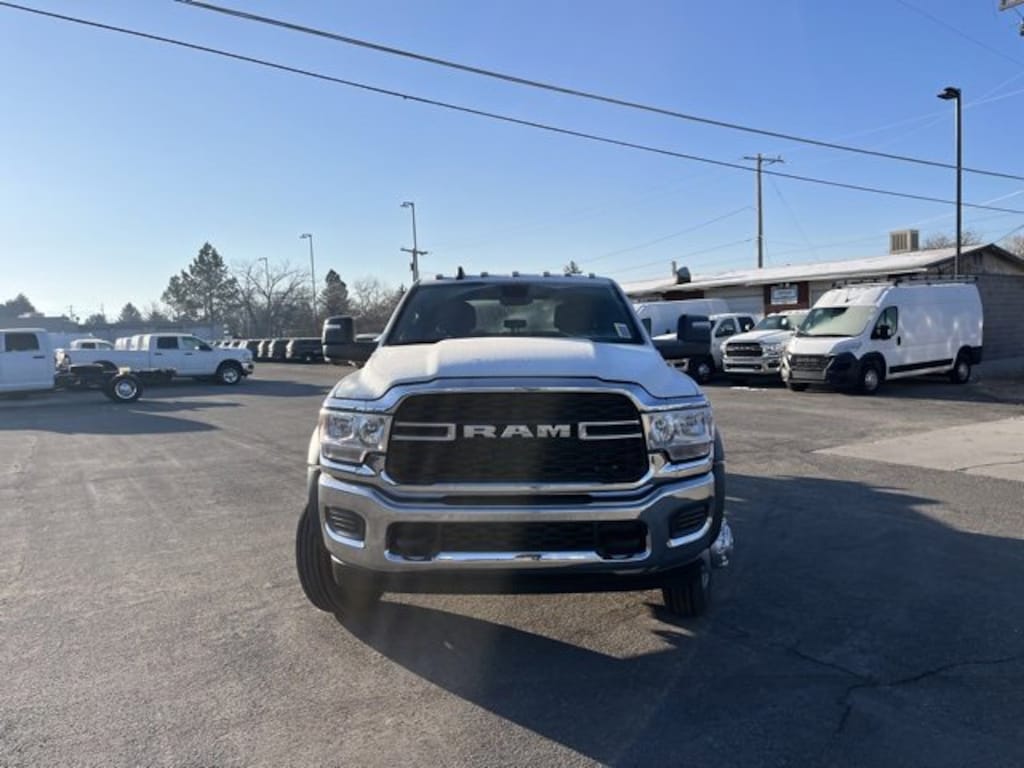 New 2024 Ram 5500 Chassis Cab 5500 TRADESMAN CHASSIS CREW CAB 4X4 84' CA Pickup