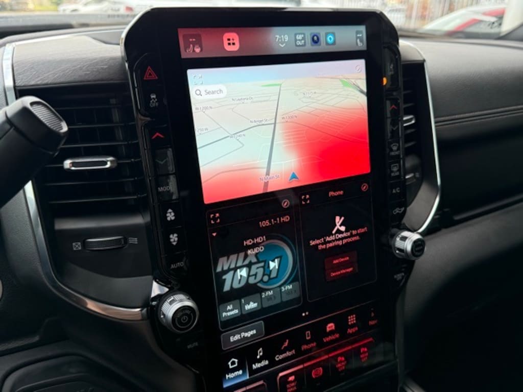 New 2025 Ram 3500 LARAMIE CREW CAB 4X4 6'4 BOX Pickup