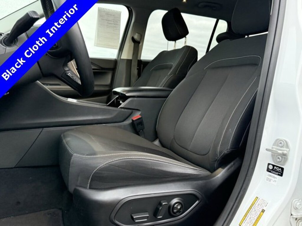 Used 2023 Jeep Grand Cherokee L Laredo SUV