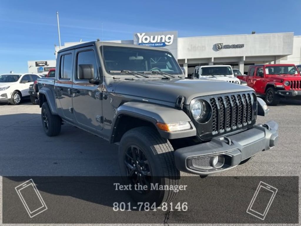 Used 2022 Jeep Gladiator Altitude Truck Crew Cab
