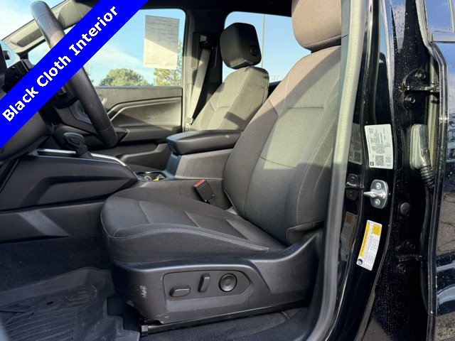 2024 Chevrolet Colorado Trail Boss photo 2