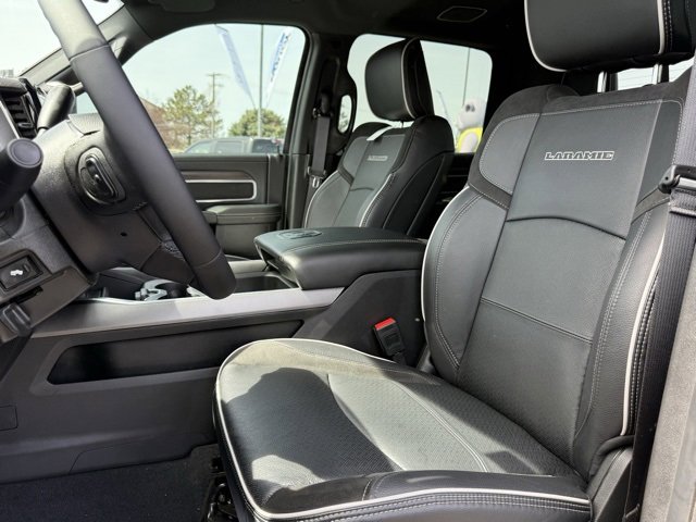 2025 Ram 2500 Laramie photo 2