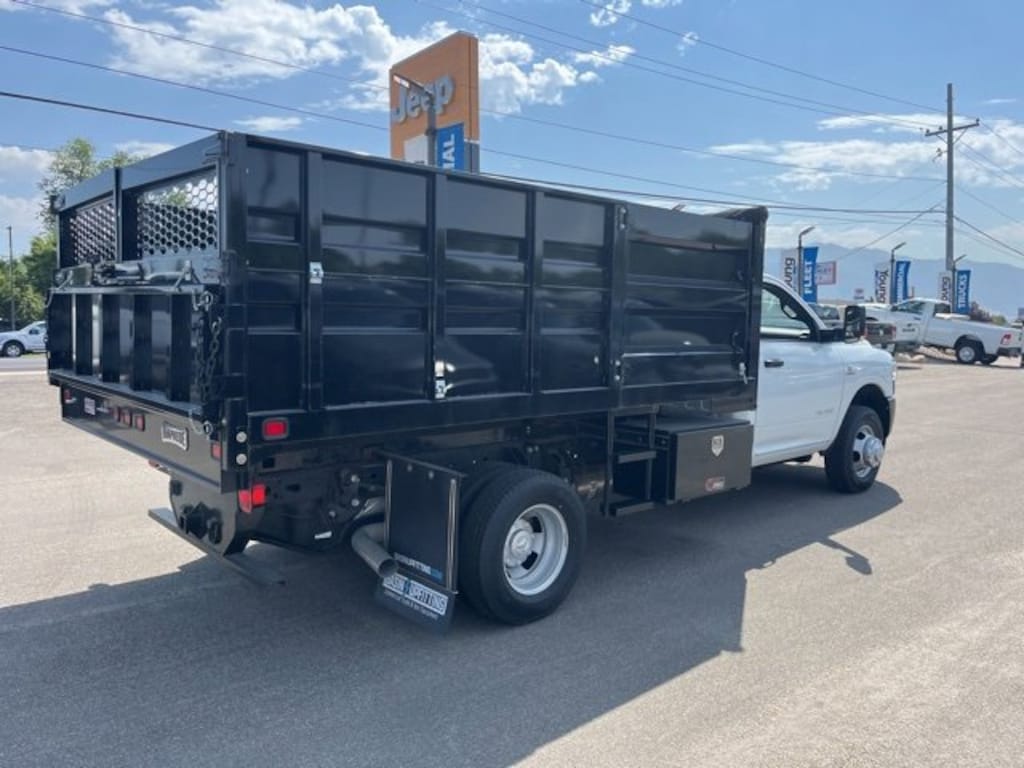 New 2022 Ram 3500 Chassis Cab 3500 TRADESMAN CHASSIS REGULAR CAB 4X4 84' CA Pickup