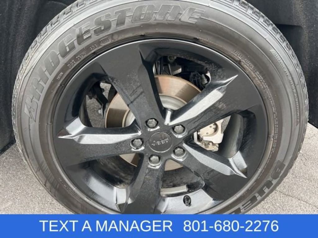 Used 2023 Jeep Grand Cherokee Altitude SUV
