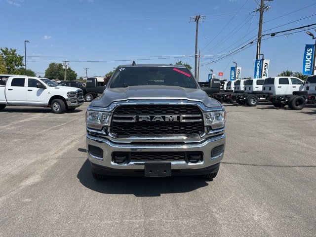 2024 Ram 3500 Tradesman photo 2