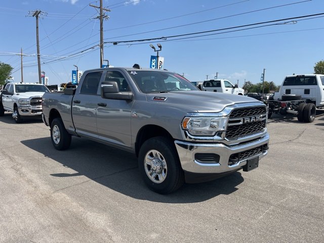 2024 Ram 3500 Tradesman photo 3
