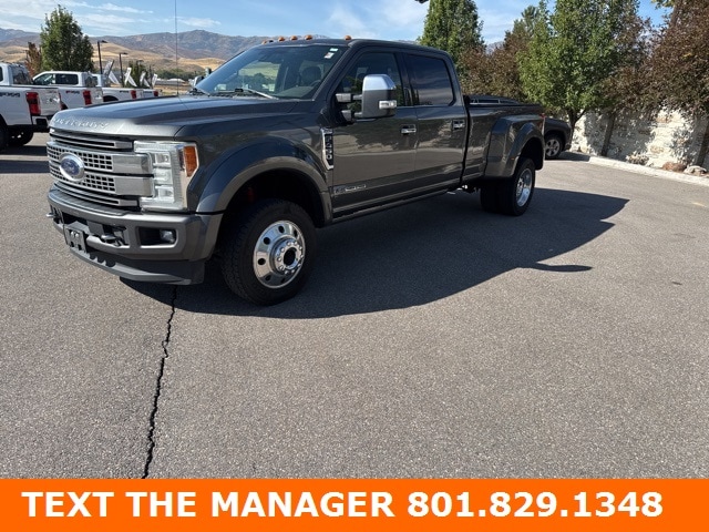 2017 Ford F-450 Platinum photo 2