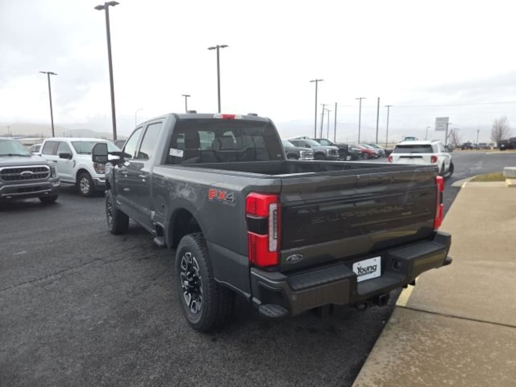 New 2026 Ford F-350 Platinum Truck Crew Cab