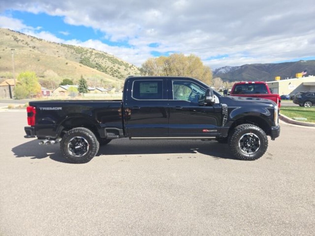 New 2026 Ford F-350 Platinum Truck Crew Cab