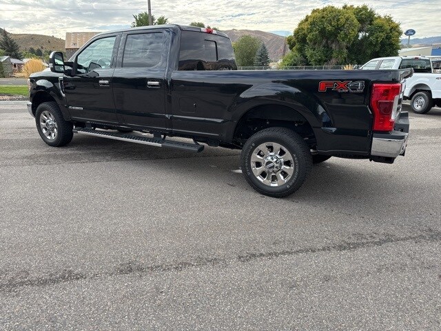 2017 Ford F-350 Lariat photo 3