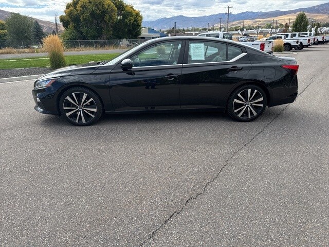 2019 Nissan Altima 2.5 SR photo 3