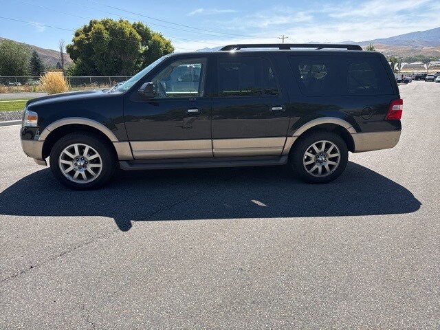 2011 Ford Expedition EL XLT photo 2