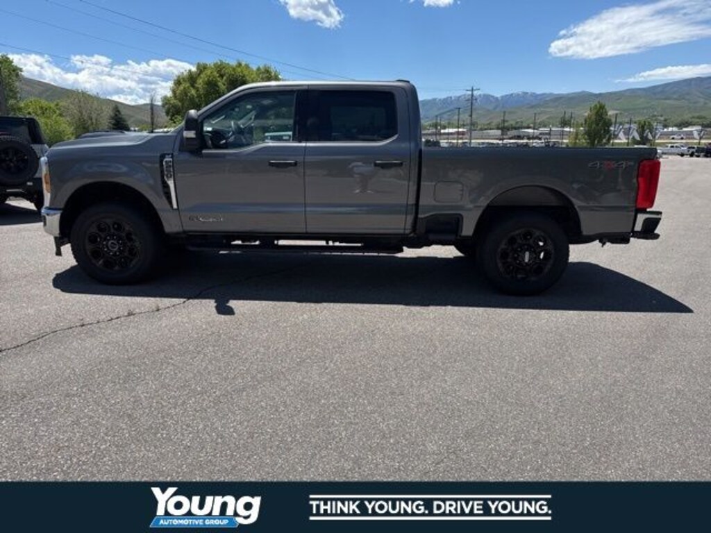 Used 2024 Ford F-250 XLT Truck Crew Cab