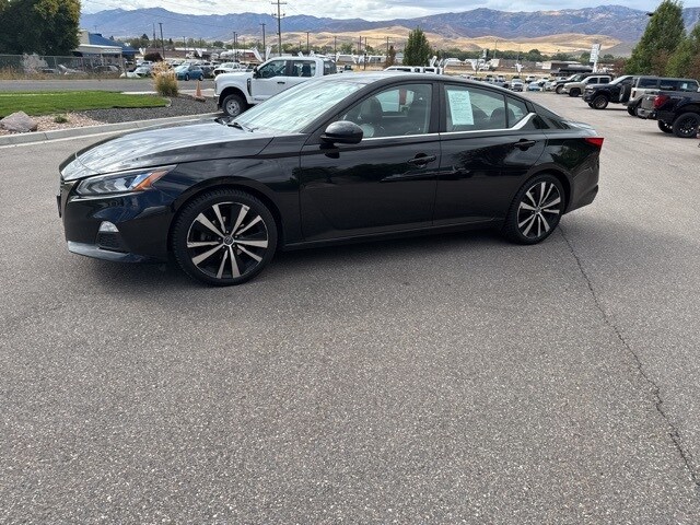 2019 Nissan Altima 2.5 SR photo 2