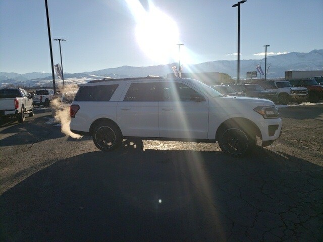 2024 Ford Expedition MAX Limited photo 3