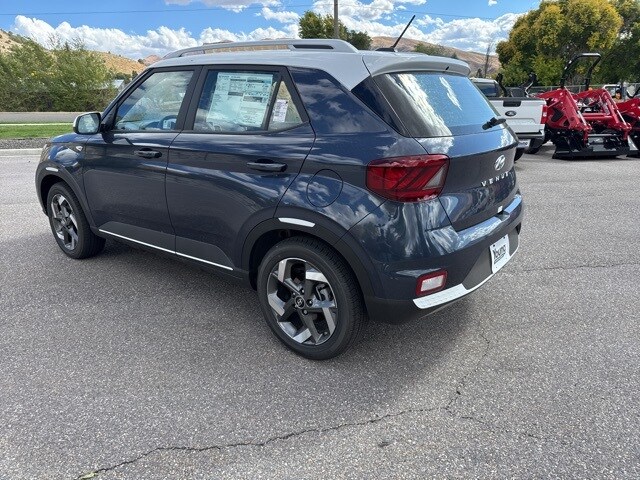 2025 Hyundai Venue Limited photo 3