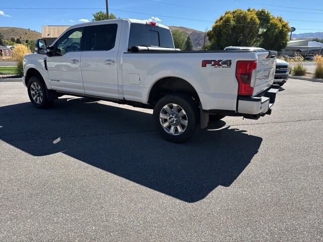 2017 Ford F-350 Platinum photo 3