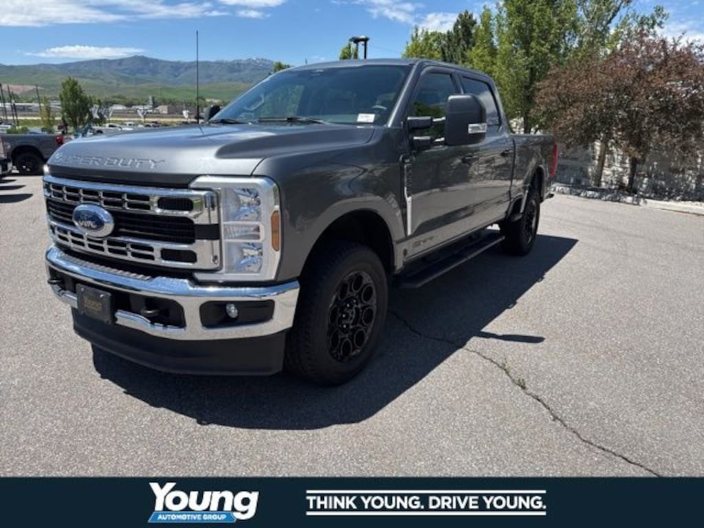 Used 2024 Ford F-250 XLT Truck Crew Cab
