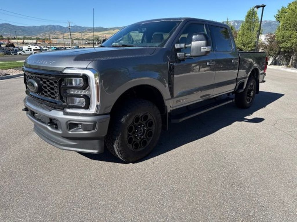 Used 2025 Ford F-350 Lariat Truck Crew Cab