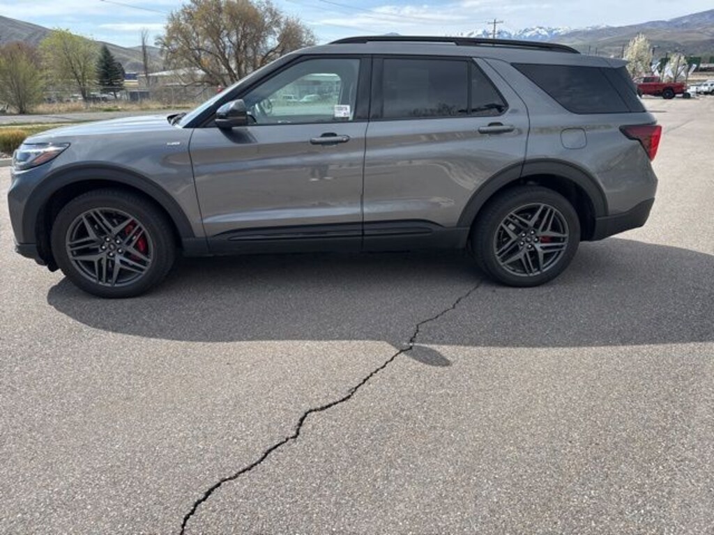 Used 2025 Ford Explorer ST-Line SUV