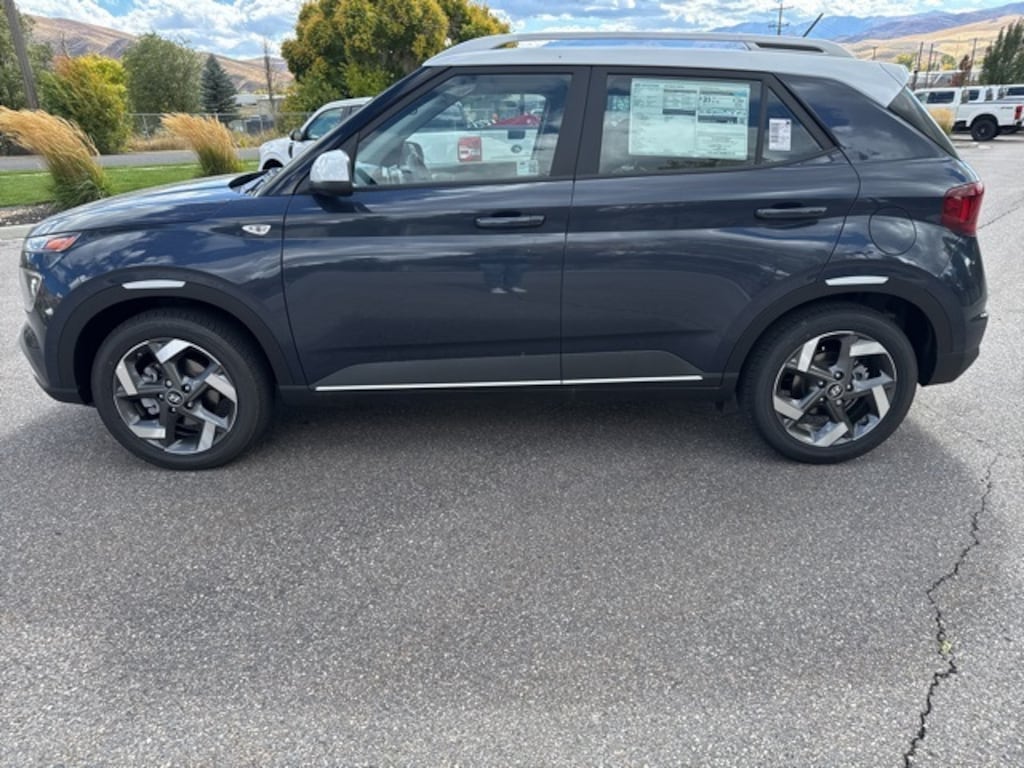 Used 2025 Hyundai Venue Limited SUV