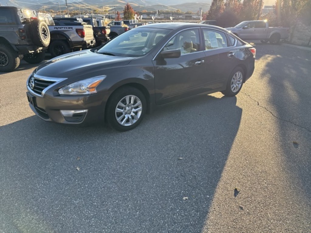 Used 2014 Nissan Altima 2.5 S Sedan