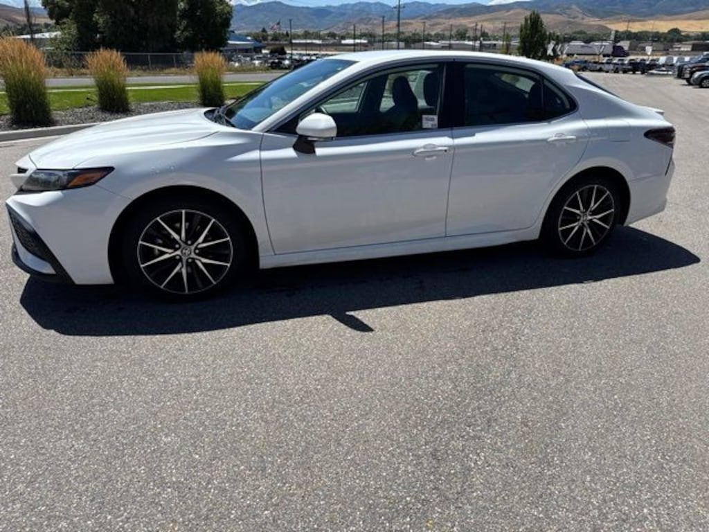 Used 2023 Toyota Camry Hybrid SE Sedan