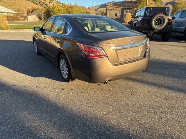 2014 Nissan Altima 2.5 S photo 3