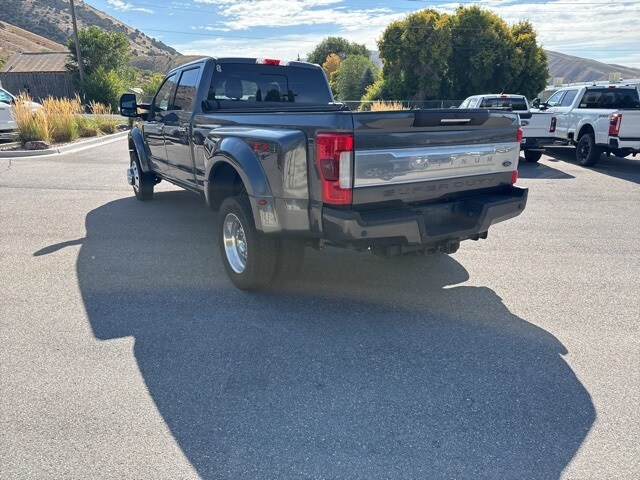 2017 Ford F-450 Platinum photo 4