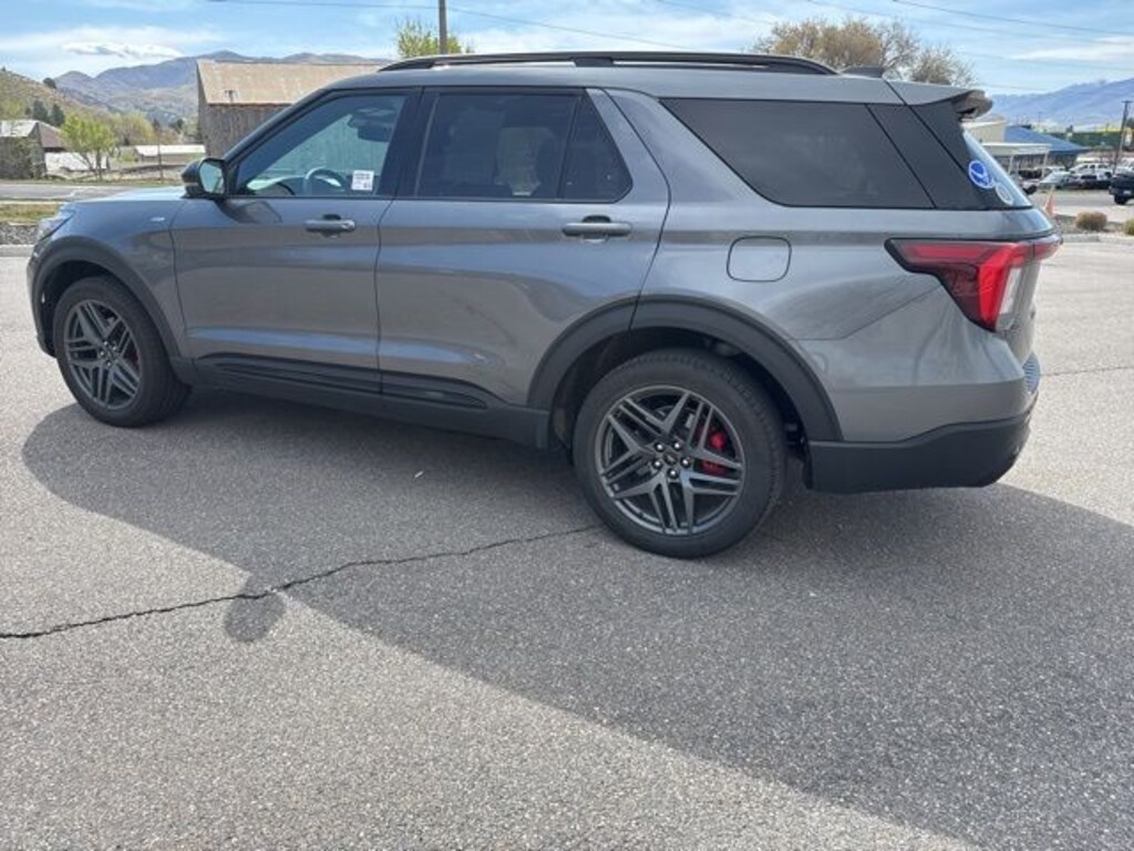 Used 2025 Ford Explorer ST-Line SUV